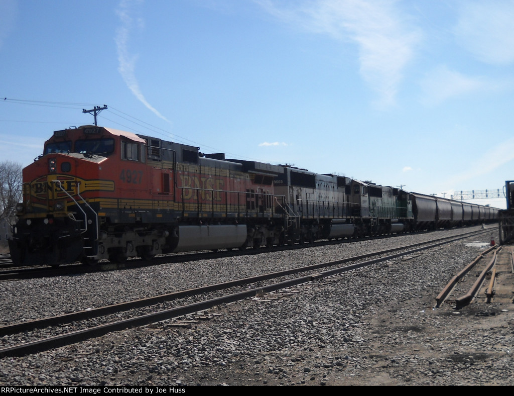 BNSF 4927 East